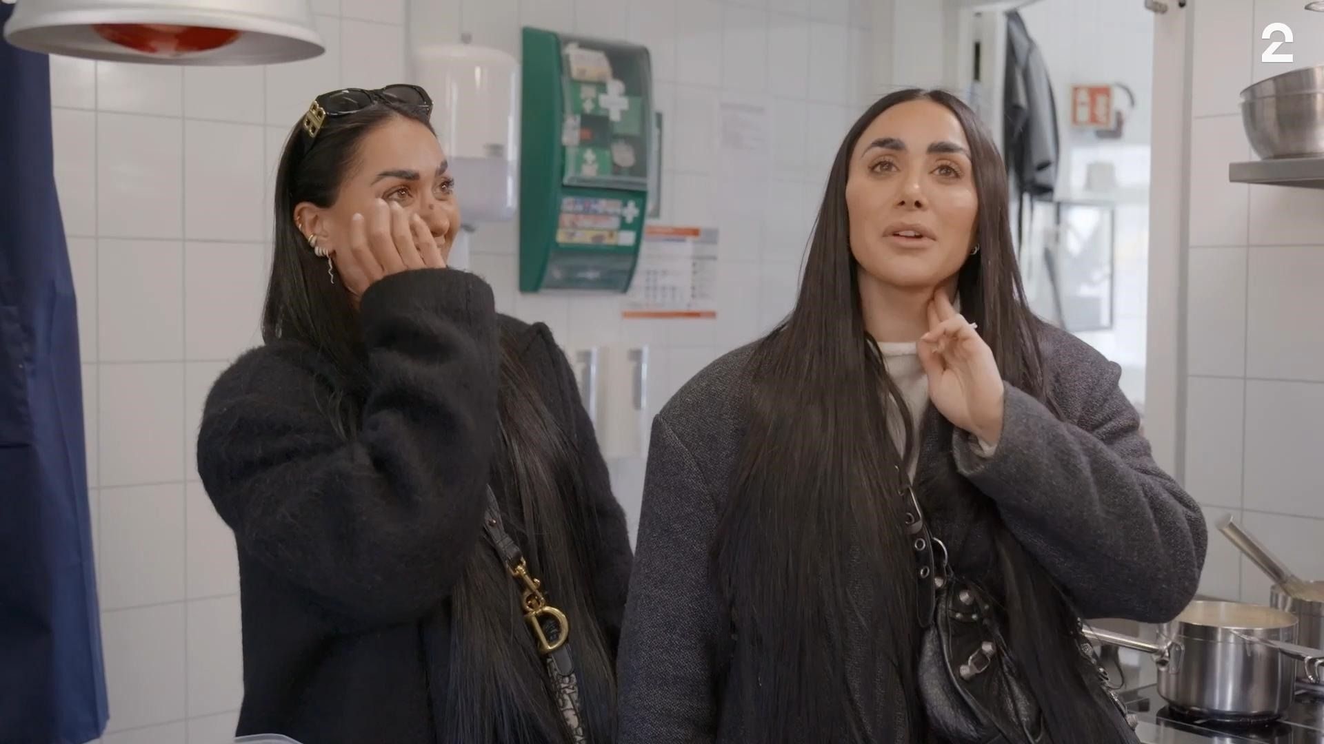 Mehmonxonada yashirin kamera porno ruscha