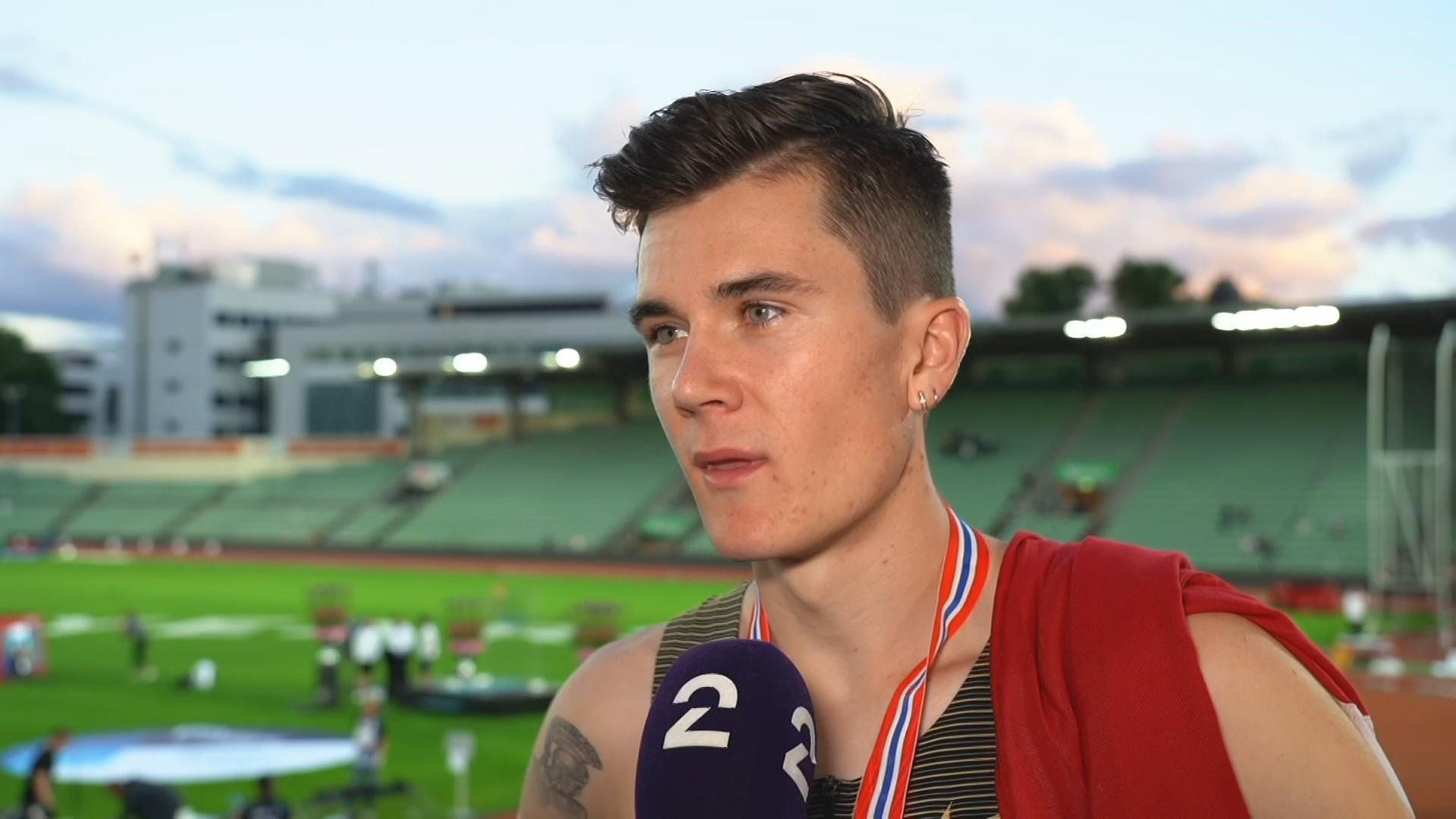 Jakob blir fornærmet av TV 2s reporter