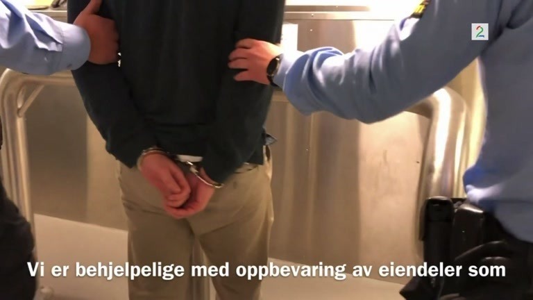 Slik ønsker politiet «velkommen» til sitt «moderne overnattingstilbud»