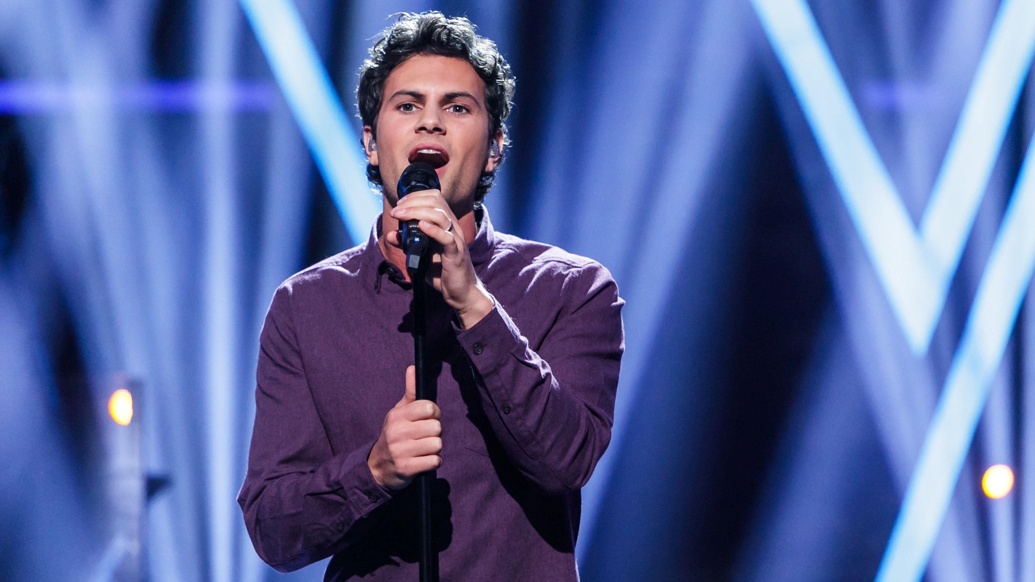 Sebastian James ble hyllet av mentorene: – En fascinerende stemme