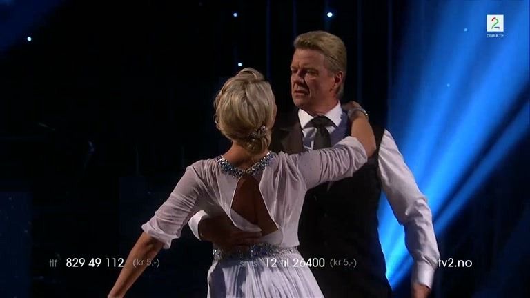 Alex Rosén danser slowfox i Skal vi danse
