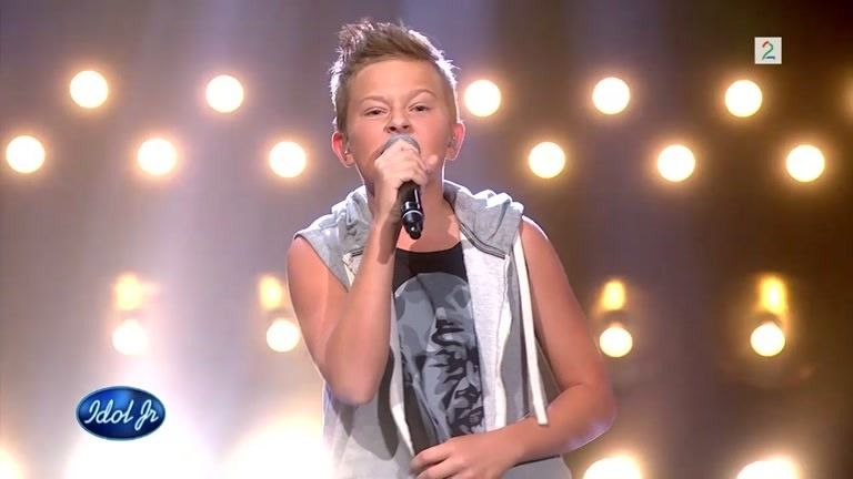 Michael (13) synger og rapper i semifinalen i Idol Junior