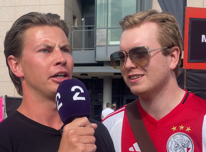 Bryter ut i sang før konsert