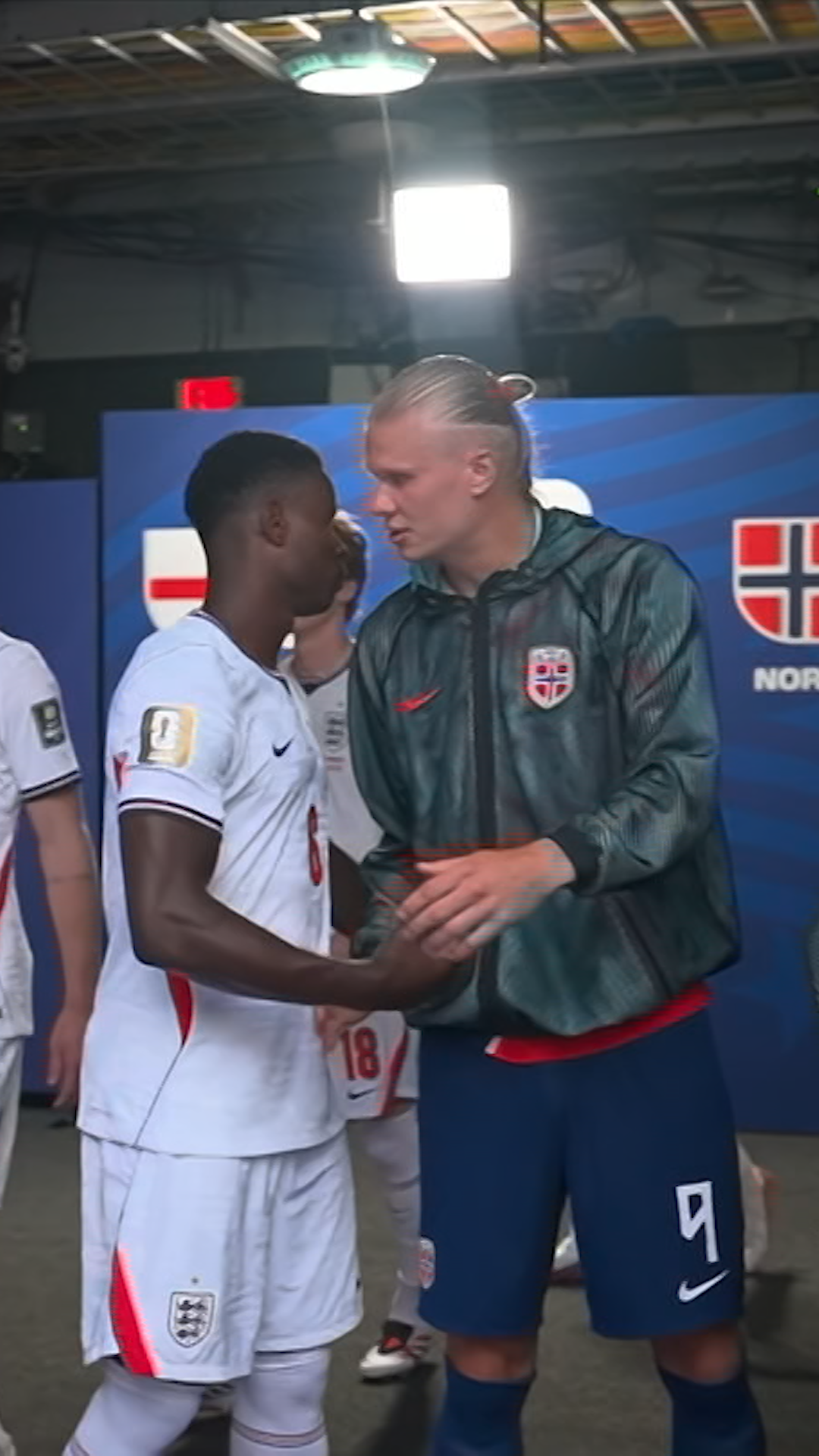 Sparker Haaland i rumpa