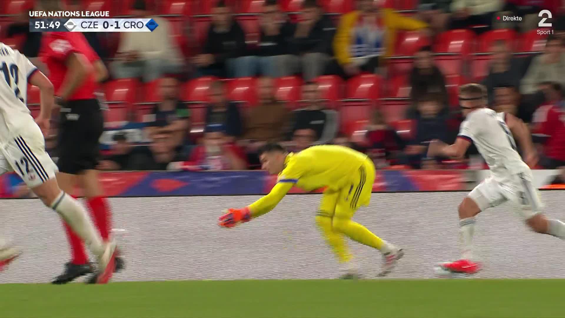 52’ - Sjanse til Robin Hranáč